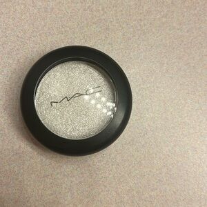 MaC Eyeshadow Brand New without box